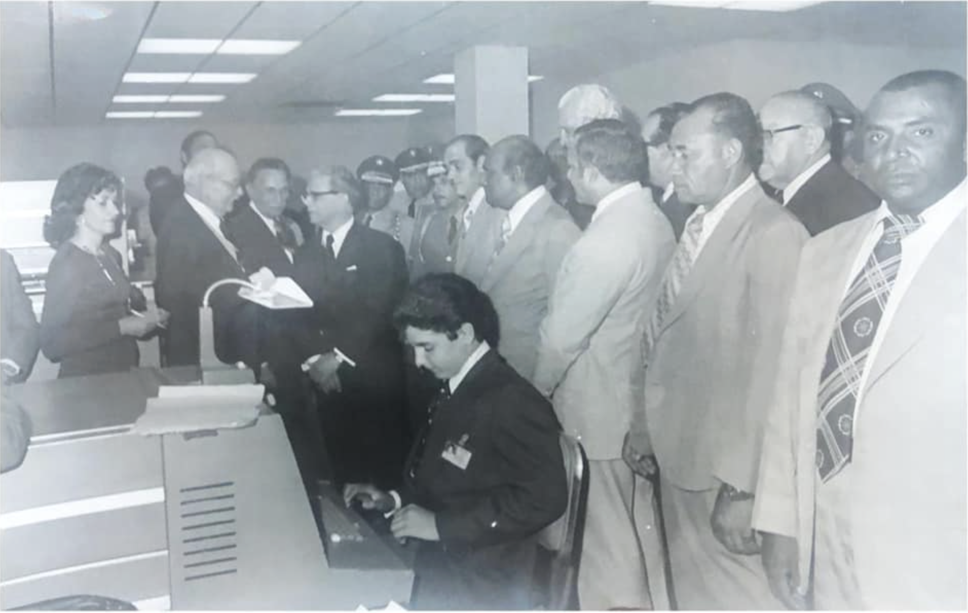 Inauguración de la nueva planta de impresión del Listín Diario en Santo Domingo, mediados de los años 1970